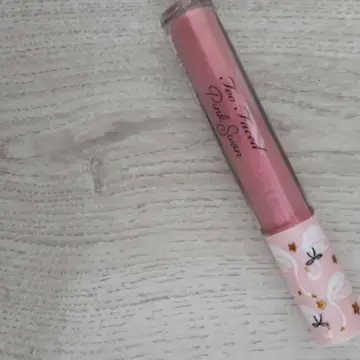 pink swan lip gloss, Too Faced