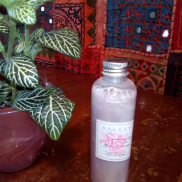 lait irisé pour le corps, Nougat London
