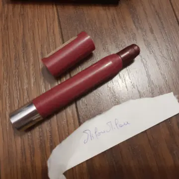 Rouge à lèvre, Revlon