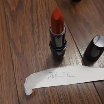 Rouge à lèvre, Avon