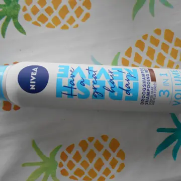 shampoing sec pour cheveux foncés, Nivea