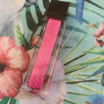 Gloss, Aucune