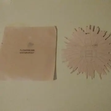 Napperon parfumé, Viktor & Rolf