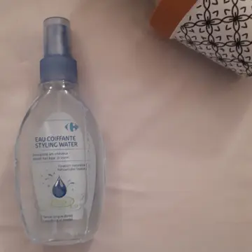 Eau coiffante, Carrefour