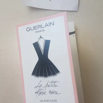 La petite robe noire,  ma robe plissée, Guerlain