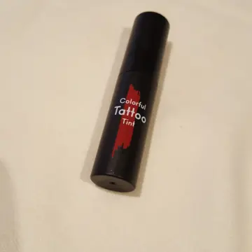 Rouge à lèvres rouge, Etude House