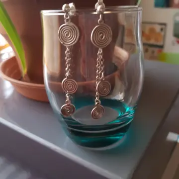 Boucles d'oreilles en argent, Inconnue