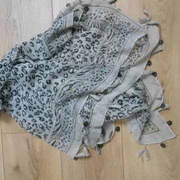 Foulard, Inconnue