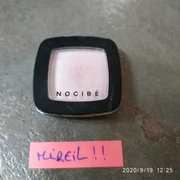 Ombre à paupières nacrée, Nocibé