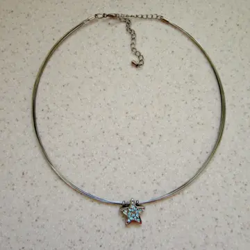 Collier préformé pendentif strass étoile, Inconnue
