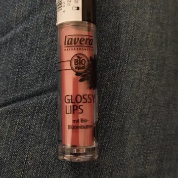 Rouge à lèvres liquide, Lavera