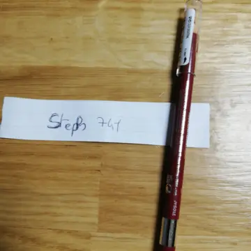 Crayon à lèvres rouge, Maybelline