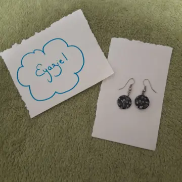 Boucle d'oreilles, Inconnue