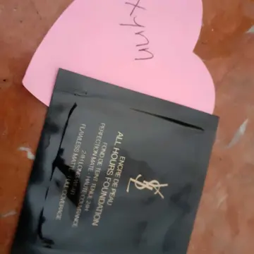 Echantillon fond de teint tenue 24h, Yves Saint Laurent