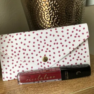 Encre à lèvres roselalune et son étui, Inconnue