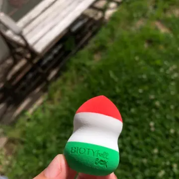 Beauty Blender, Biotyfull Box