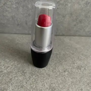 Rouge à lèvres, Inconnue