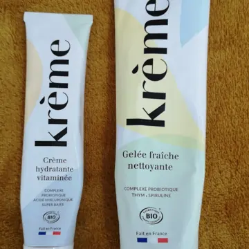 Krème / hydratante vitaminée et la gelée fraîche nettoyante, Inconnue