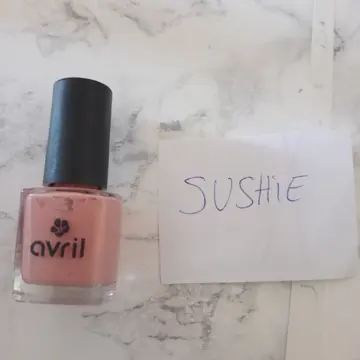 Vernis beige bio, Avril