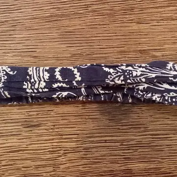 Bandeau à cheveux bleu marine., Physiomarine Beauté