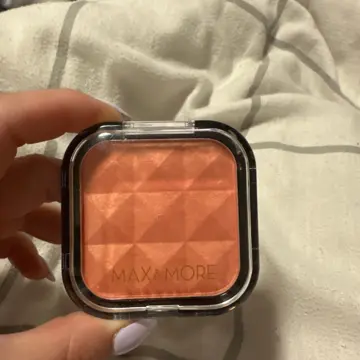 Blush powder, MAX & Co.