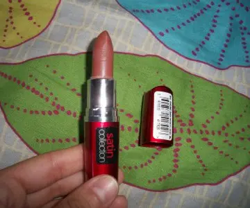 Rouge à lèvres L'oréal, L'Oréal
