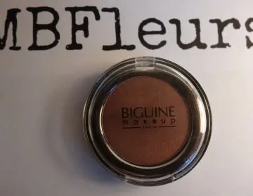 ombre a paupieres, Biguine Paris