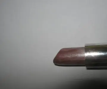 Rouge a lèvre noisette, Kiabi