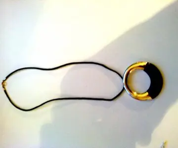 collier, Inconnue