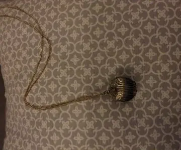 Collier Sautoir, Inconnue