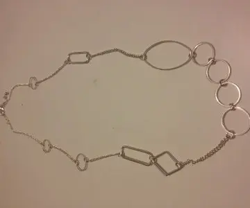 Sautoir argent, Inconnue