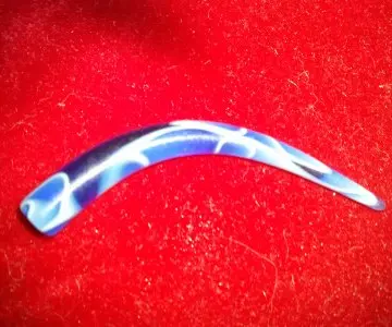 Ecarteur elargisseur oreille bleu, Inconnue