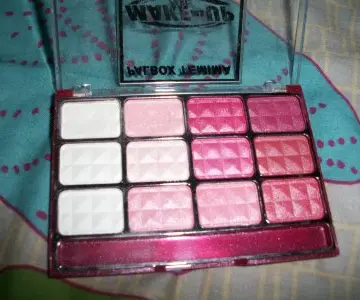 palettes ombres à paupières roses, Make Me Up