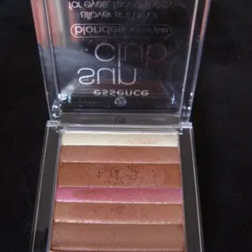 Poudre irisée, Essence