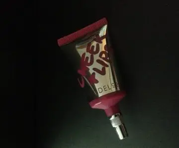 Cheek + lips, ModelCo
