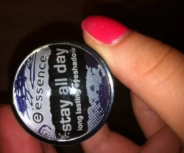 Long lasting eye shadow stay all day, Essence