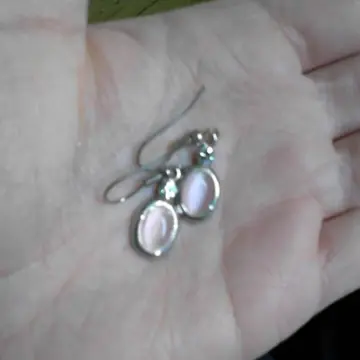 Boucle d'oreille, Inconnue