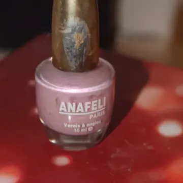 Vernis à ongles, Anafeli