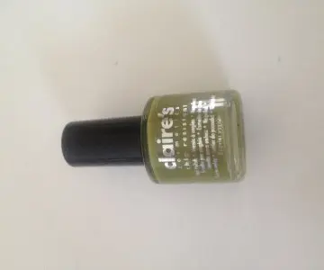 vernis kaki Claire's, Claire's