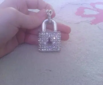 collier cadena, Inconnue