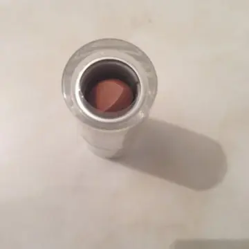 Rouge à Lèvres Helen e couleur cappucino, Helen é cosmetics