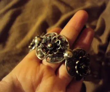 bracelet metal, Inconnue