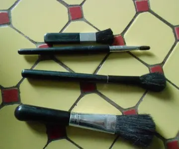 Pinceau de maquillage, Guylond