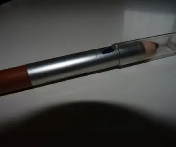 Crayon à paupière, Avon
