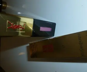 Vernis à lèvre, Yves Saint Laurent