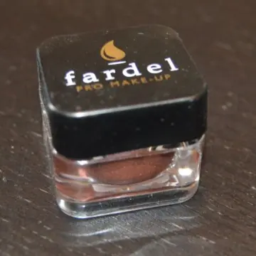 Ombre à paupieres, Fardel
