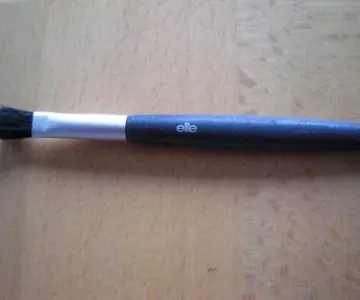 Pinceau pour ombres à paupières, Elite