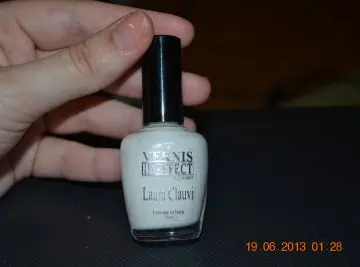 vernis a ongles, Laura Clauvi