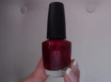 Vernis rouge OPI, OPI