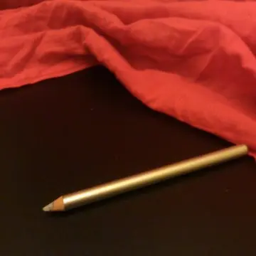 crayon yeux argenté, Les Lolitas